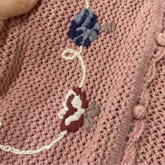 Vintage Embroidered Knit vest - Picture 4 of 5